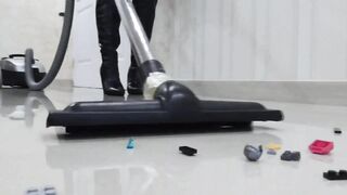 Speed vacuuming room