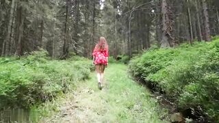Into der Oeffentlichkeit hart gefickt