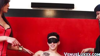 Juicy tits Asian tranny Venus Lux gets sticky facial in 3way