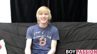 Kinky tattooed twink Dustin jerking off in passionate solo