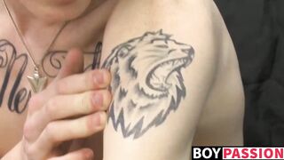 Kinky tattooed twink Dustin jerking off in passionate solo