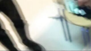 Big-Tit Danish MILF Giver Blowjob i det offentlige stormagasin