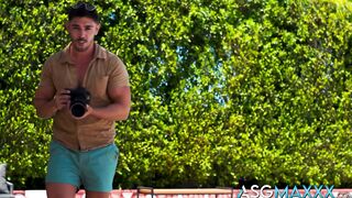 Hot photographer Nico Coopa destroys his wild guest Kyle Fetcher