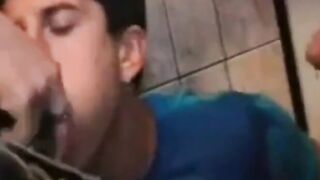 Pissing Twinks Bareback Action