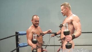 Hunk Colin Steele and buff Jessie Balboa puts on clothespins on their naked body