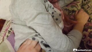 Stepsister gets screwed while she's into bed
