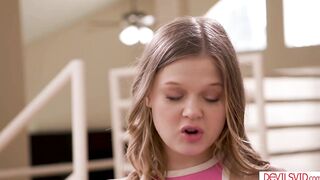 Stepsis wants stepbro to make her squirt