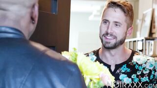 Bisexual Wesley Woods receives throbbing package and birthday anal intercourse from m
