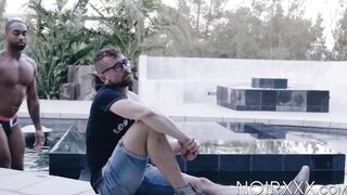 I know that gorgeous Jay Austin wants my body so I reward his butt with my cock