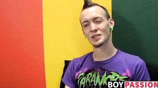 Punk rock twink Chris Jett masturbates and cums