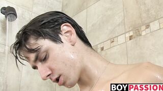 Wild twink Nathan stuffs dildo while wanks off under shower