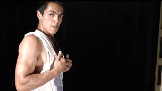 Casting Flexing And Cumshot Vincenzo Mazzi