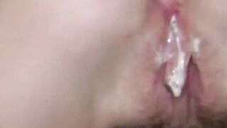 Der Amateur-Creampie einer reifen deutschen Mutter