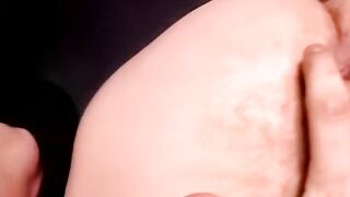 Young amateur facializes his buddy who is masturbating
