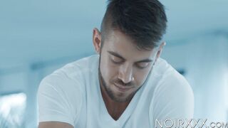 Masseuse Dante Colle started rubbing my back before going inside my ass