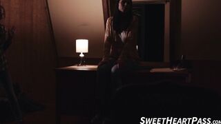 Blonde Aiden Ashley made hot Aiden Ashley groaned in a hardcore pussy fingering sessi