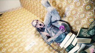 Inked babe Anuskatzz fucks both of her tight holes