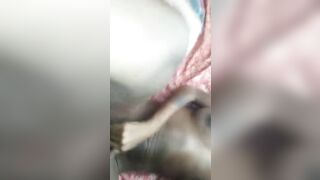 Jeune african contente de baiser
