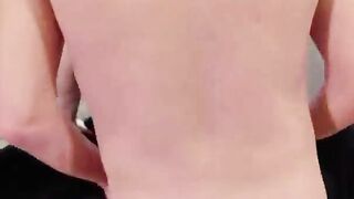 Kraaftige Rotschopf-MILF vaginal vollgewichst