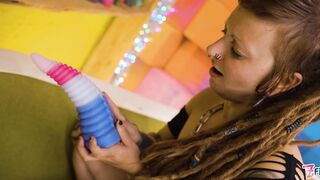 Dreadhead girl Burbzz masturbates with her toys