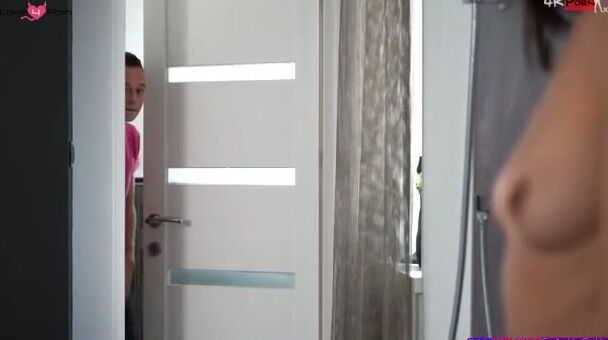 Nikki Nutz is inside the WC washing his hands when he realizes his stepsister Leo