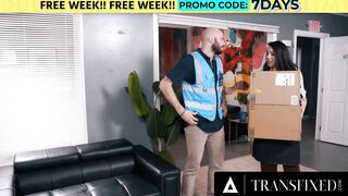 TRANSFIXED - Freaky Beautician Kasey Kei Deepthroats Handsome Crush Courier's Long Penis As A Reward