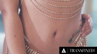 TRANSFIXED - Stacked Photographer Eva Maxim CREAMPIES PAWG Onlyfan Summer Col During Cutie Photoshoot