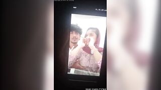Sexy Indian Girl Shows Boobs