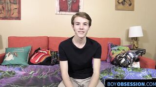 Young fellow smashing his own butt and contacting his huge dick
