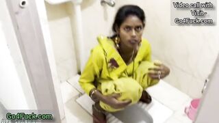 Indian Bhabhi Ko Toilet Me Utha kar Doggy style Choda