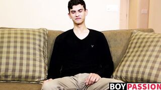 Twink is impossible to stop from jerking off after interview