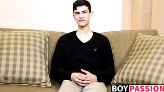 Twink is impossible to stop from jerking off after interview