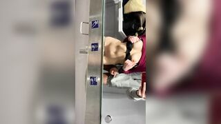 Barely Legal Scopata inside bagno nel treno