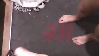 Meine Stiefschwester lutscht meinen Schwanz