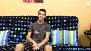 Hot twink ass Max Morgan snapping his fat dick at home