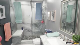 Creampie my stepsis in the shower