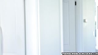 Cute teen Jaye Summers nourishing stepdads big black dong