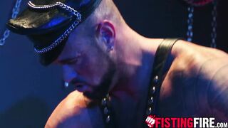 Submissive jock Mason Lear eats a smooth ass after getting fucked