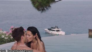 A perfect view for unforgettable passionate sex