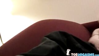 Sporty guy Tommy jacks off his cock while his toes are curling out of pleasure