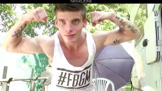Outdoor Workout Flexing Alexander Dorch
