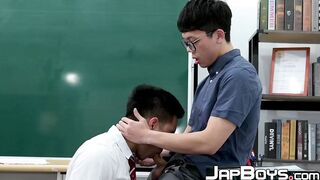 Asian Twink Don deepthroat Stud Yowei and bangs in the classroom