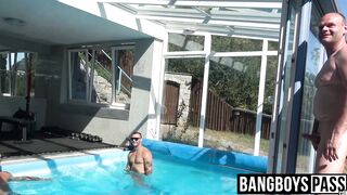 Hot hunk gets rimmed before blowing two huge jocks cocks