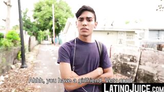 LatinoJuice.com - Straight guy Ariano maintains eye contact with me while he blows my