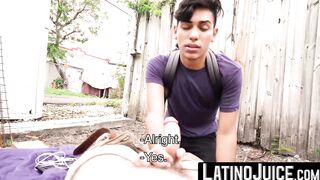 LatinoJuice.com - Straight guy Ariano maintains eye contact with me while he blows my