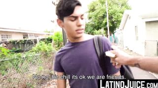 LatinoJuice.com - Straight guy Ariano maintains eye contact with me while he blows my