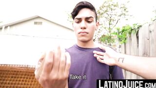 LatinoJuice.com - Straight guy Ariano maintains eye contact with me while he blows my