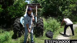 StepsonXXX.com - My well built stepcousin Jay Seabrook helped me on the farm so I fee