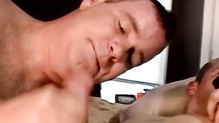 Mature homo offers ass and mouth to an American amateur