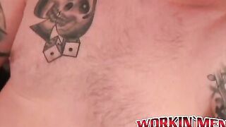 Inked senior wears his sexy glasses and jerking off solo